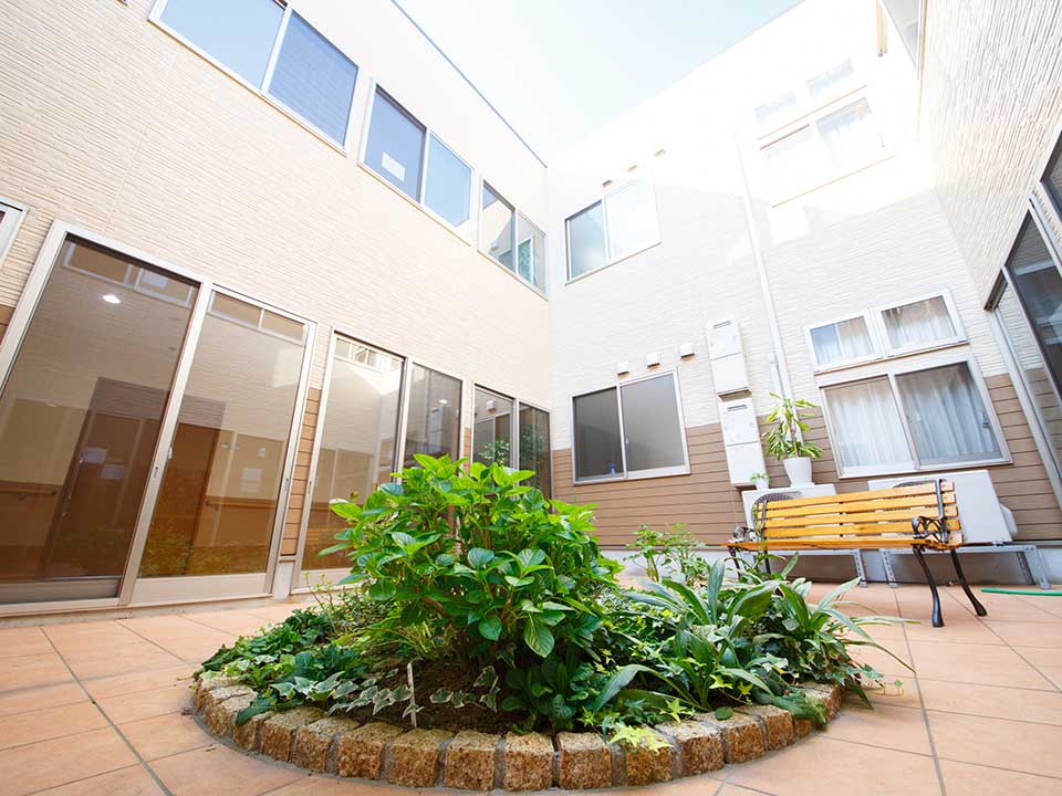 吹き抜けと中庭