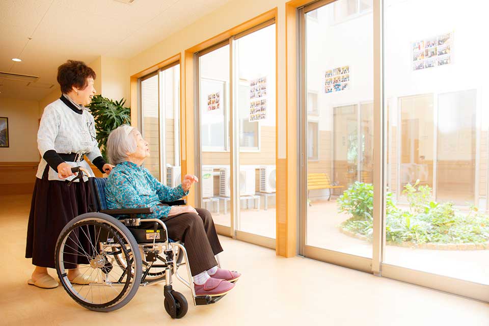 ご家族と散歩風景